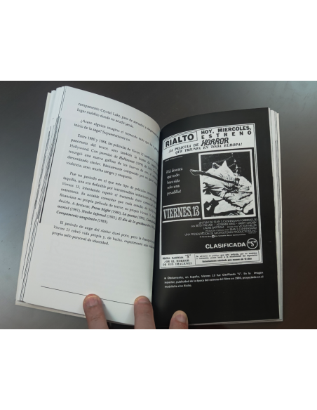 CULT & TEEN MOVIES Nº4. El club de los poetas muertos / Viernes 13 (Ed. Tapa blanda con solapas y sobrecubierta)